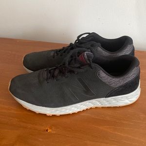 New Balance Fresh Foam mens size 9.5 black shoe